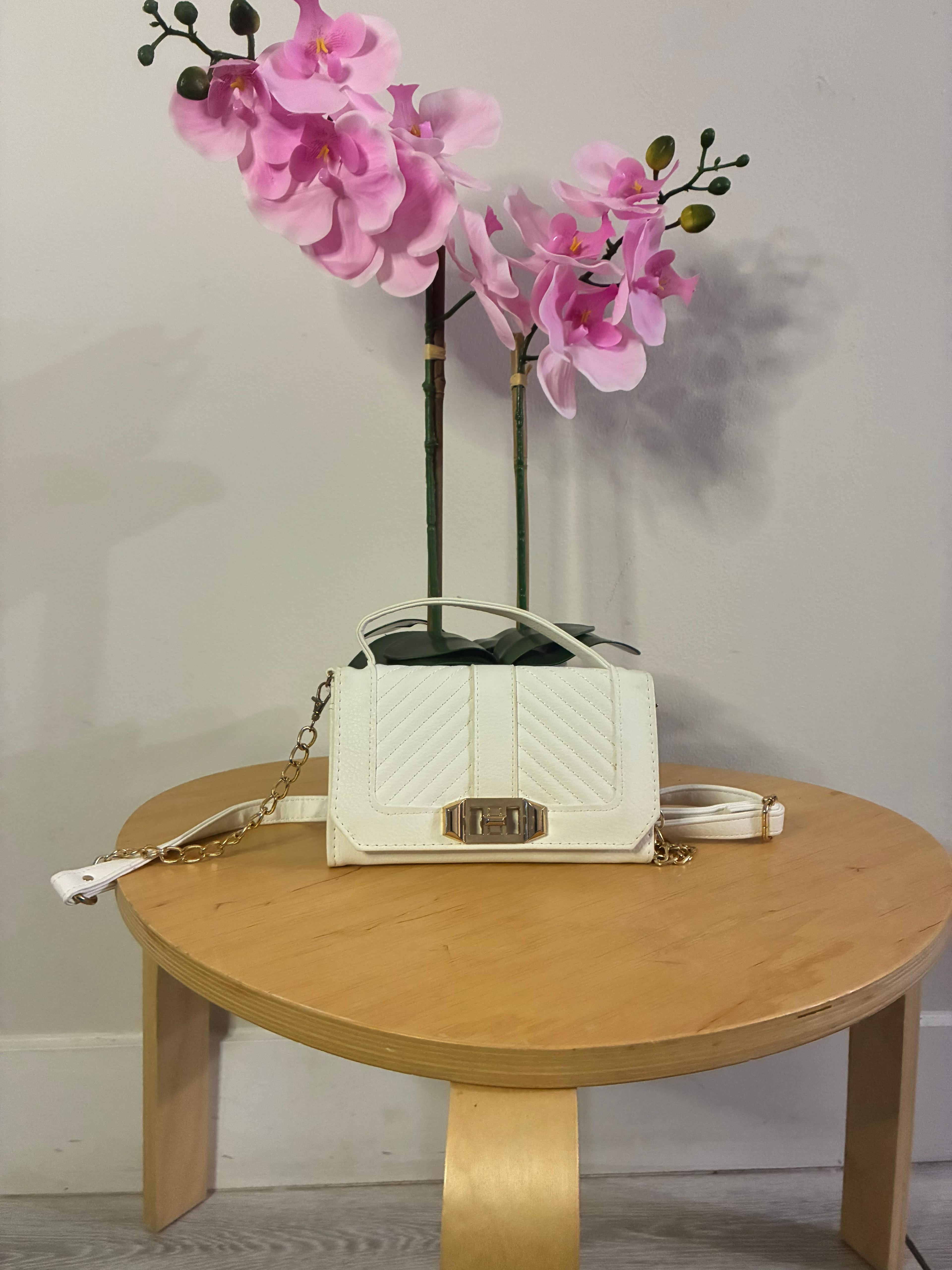 Elegant White Quilted Mini Crossbody Bag Gold Chain Chic Fashion Purse