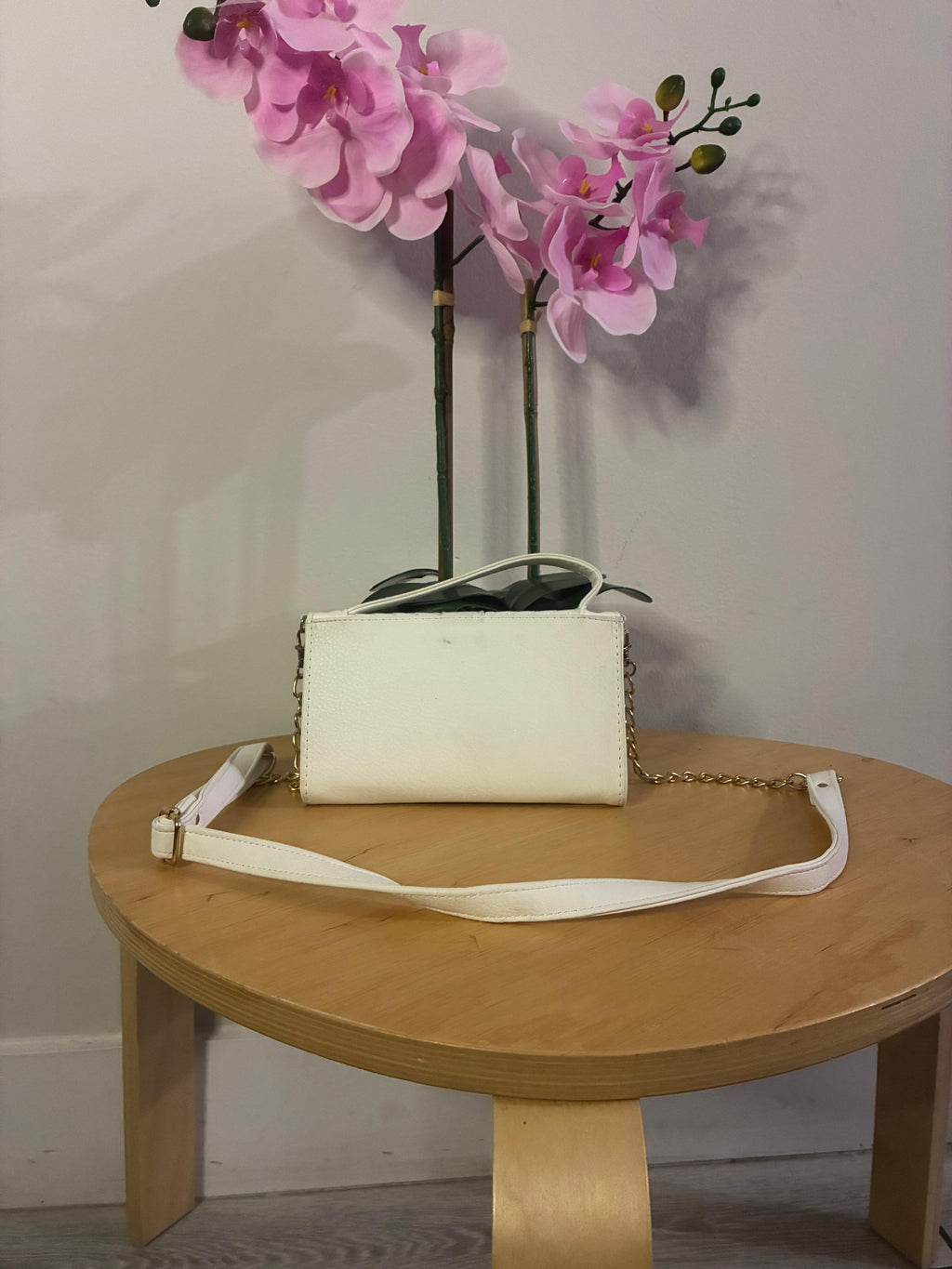 Elegant White Quilted Mini Crossbody Bag Gold Chain Chic Fashion Purse
