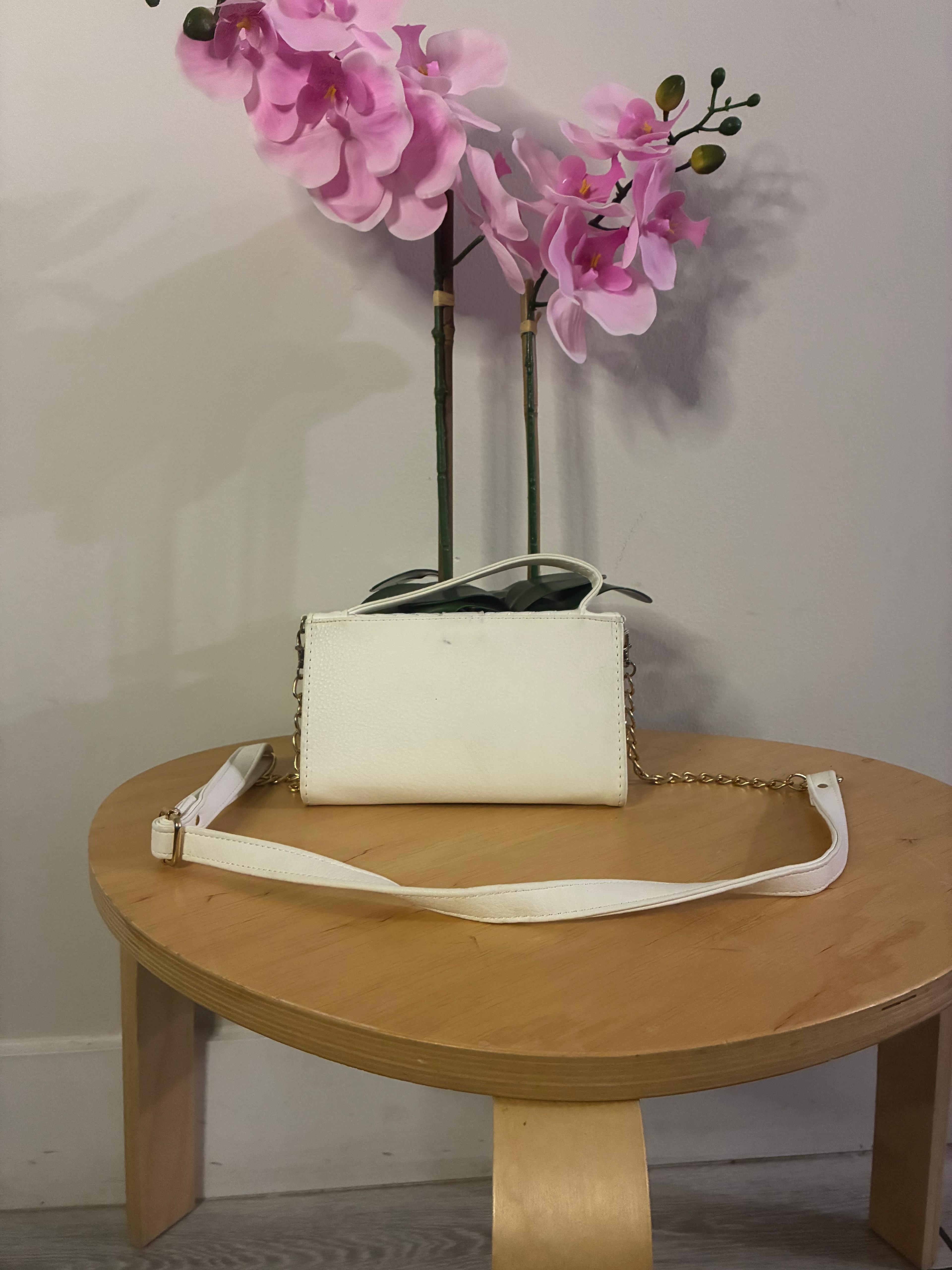 Elegant White Quilted Mini Crossbody Bag Gold Chain Chic Fashion Purse